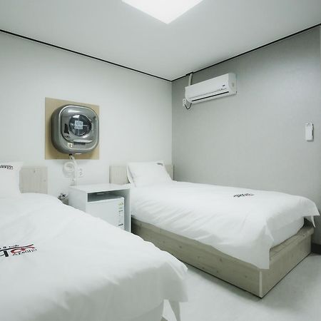 Stayan Guesthouse And Bnb Busan Bagian luar foto