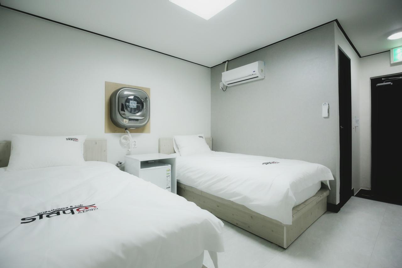 Stayan Guesthouse And Bnb Busan Bagian luar foto