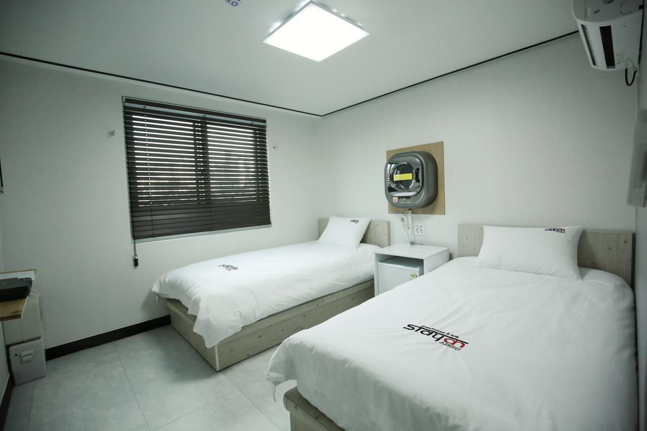 Stayan Guesthouse And Bnb Busan Bagian luar foto