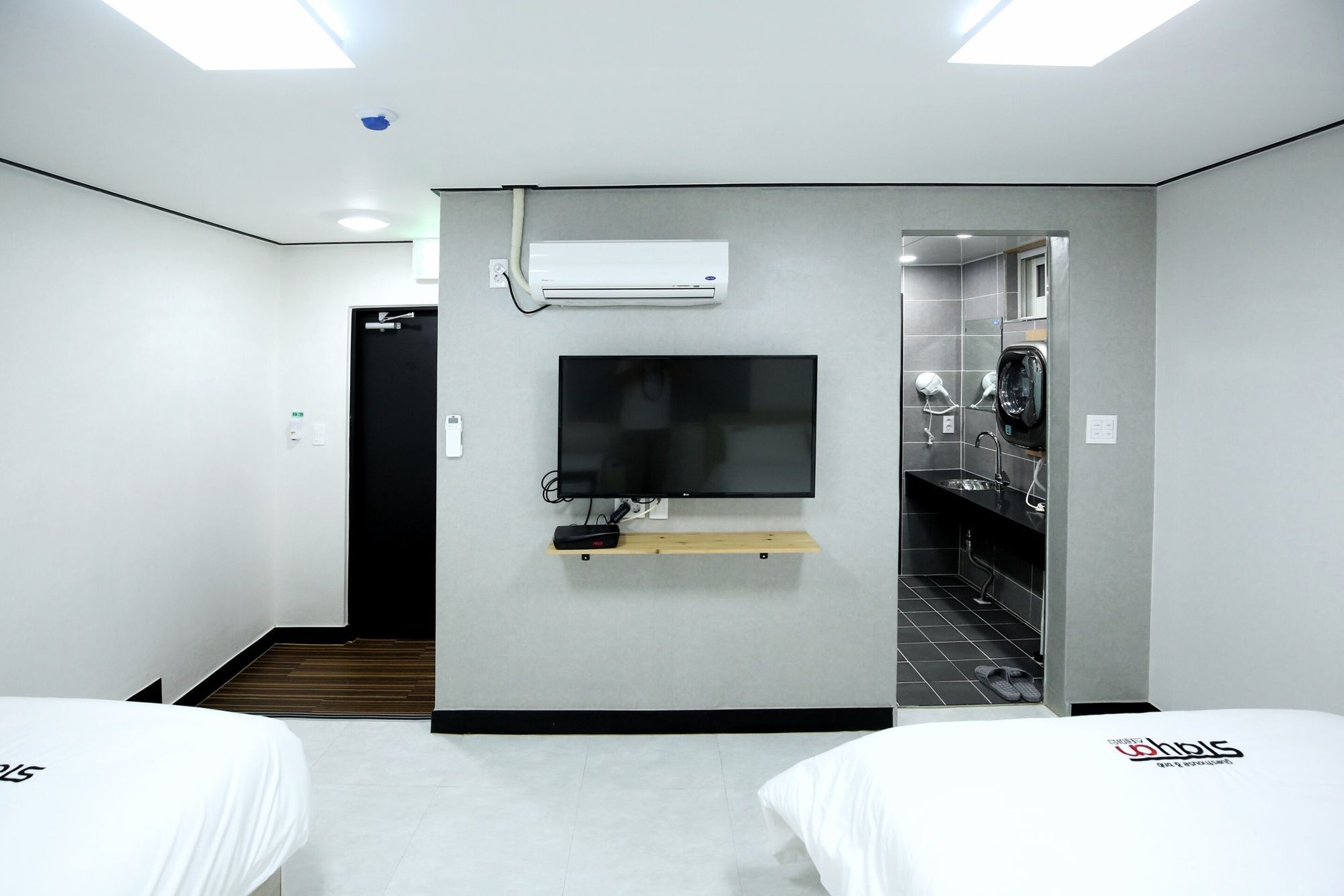 Stayan Guesthouse And Bnb Busan Bagian luar foto