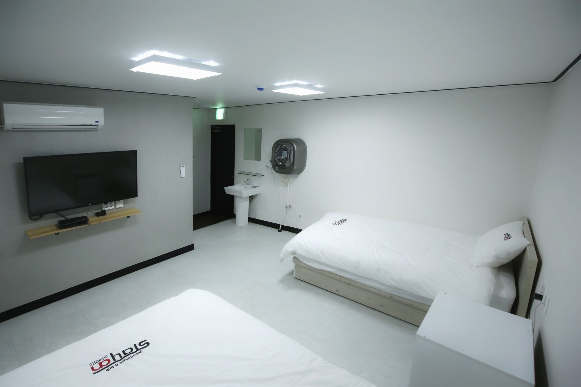 Stayan Guesthouse And Bnb Busan Bagian luar foto